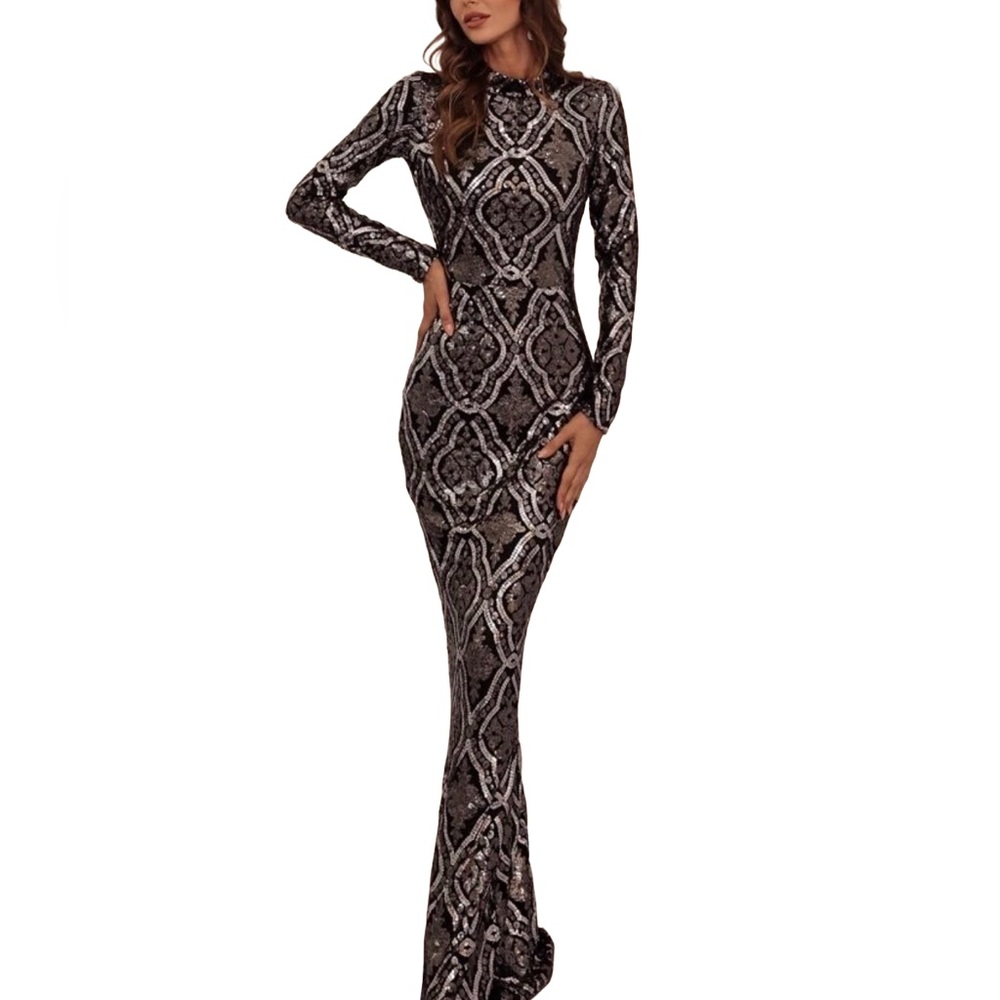Nwt Elegant Black and Silver sequin maxi  size L